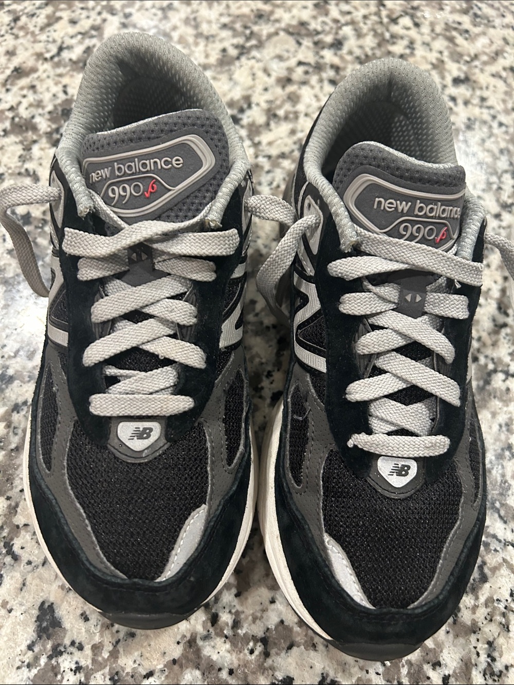 New Balance Kids Black & Gray 990v6 Athletic Sneakers